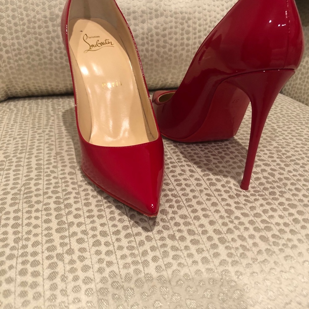 Christian Loboutin Decollete Pointy Toe Pump Heels